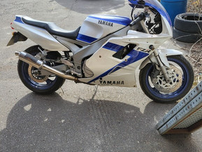Yamaha FZR