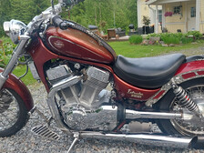 Suzuki Intruder