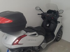 Peugeot Metropolis 400