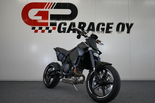 KTM 690