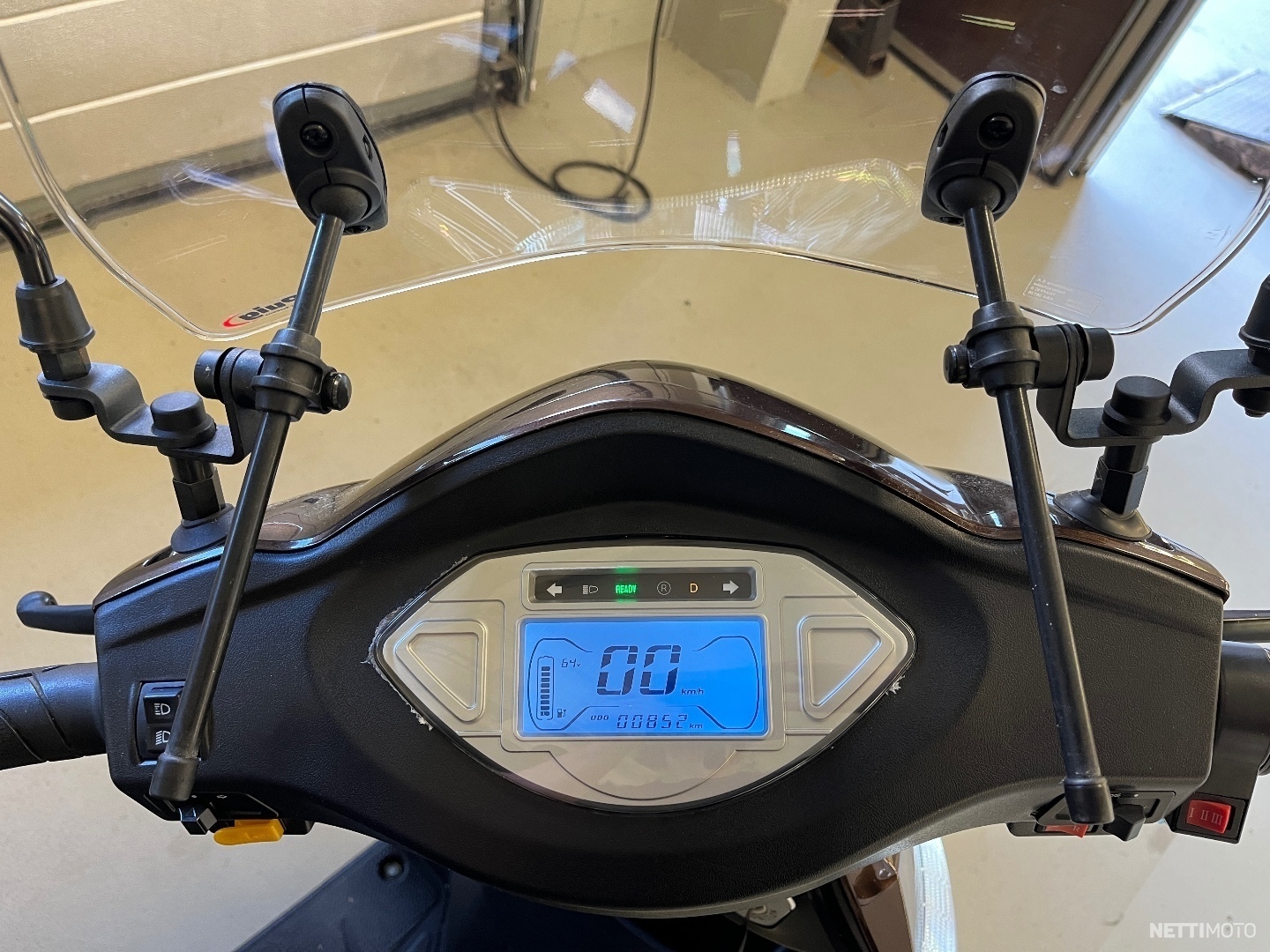 6 / 8