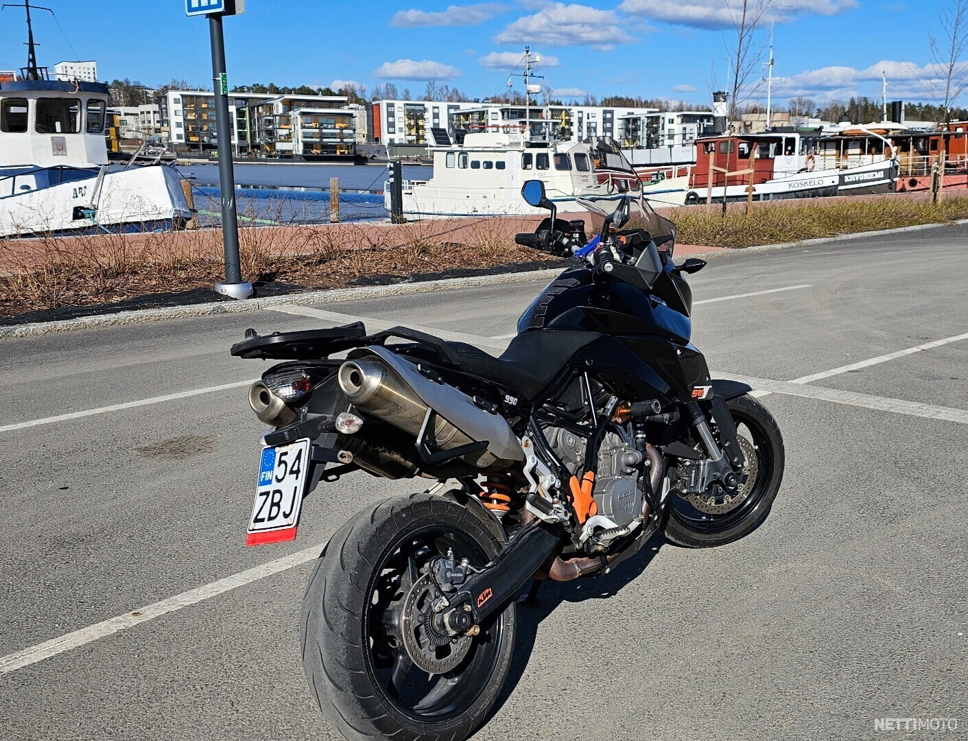 4 / 9