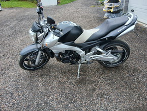 Suzuki GSR