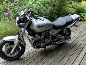 Yamaha XJR