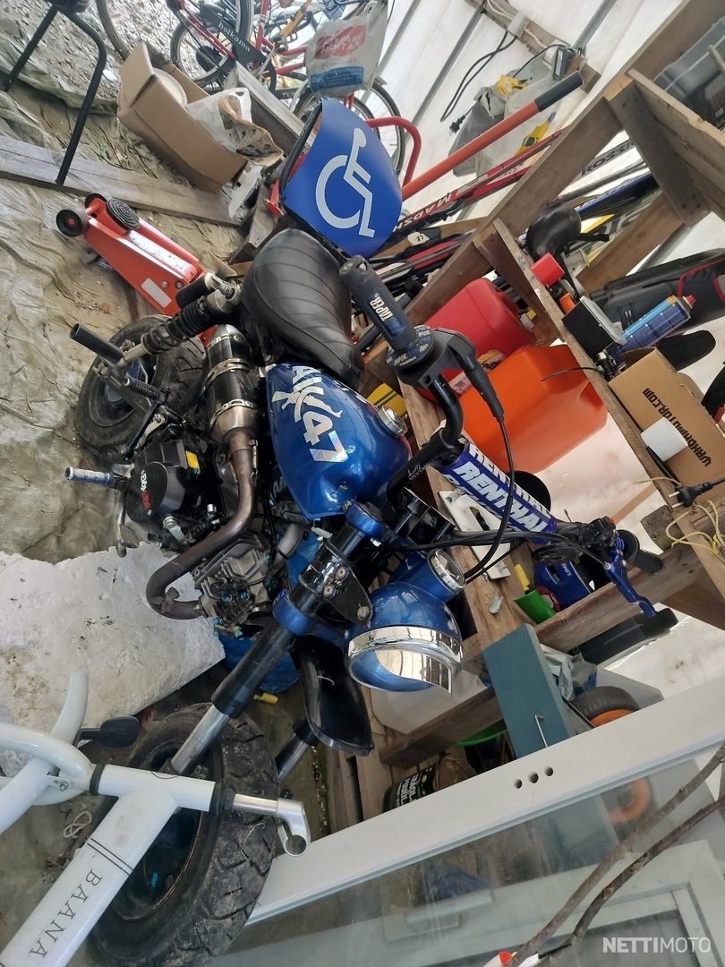 4 / 9