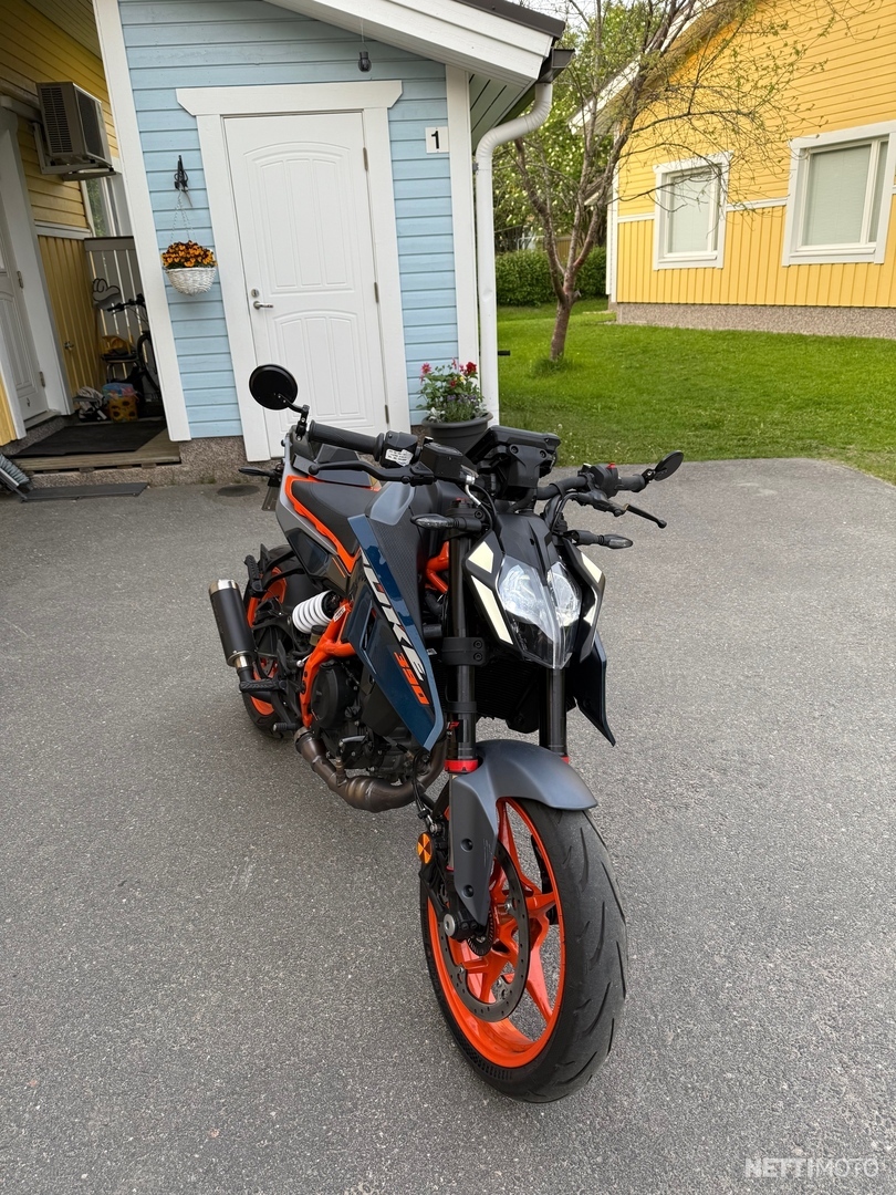 14 / 15