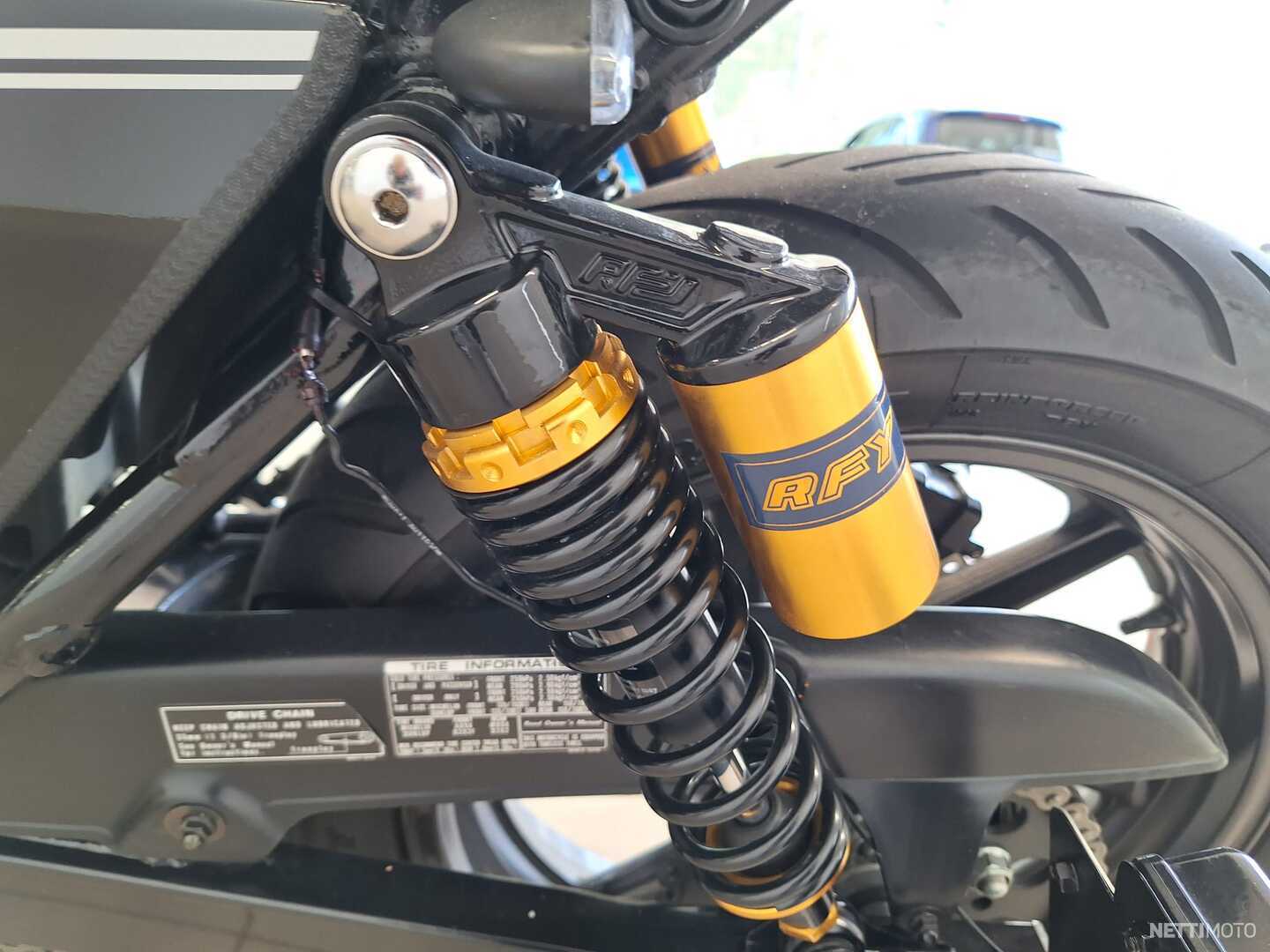 8 / 12