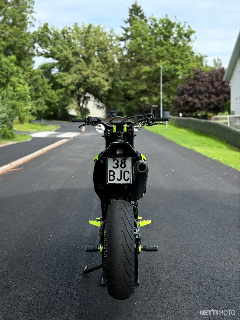 5 / 11