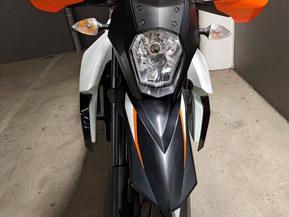 KTM 990