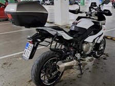BMW S