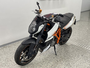 KTM 990