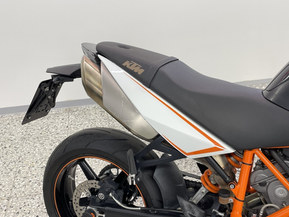 KTM 990