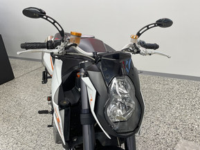 KTM 990