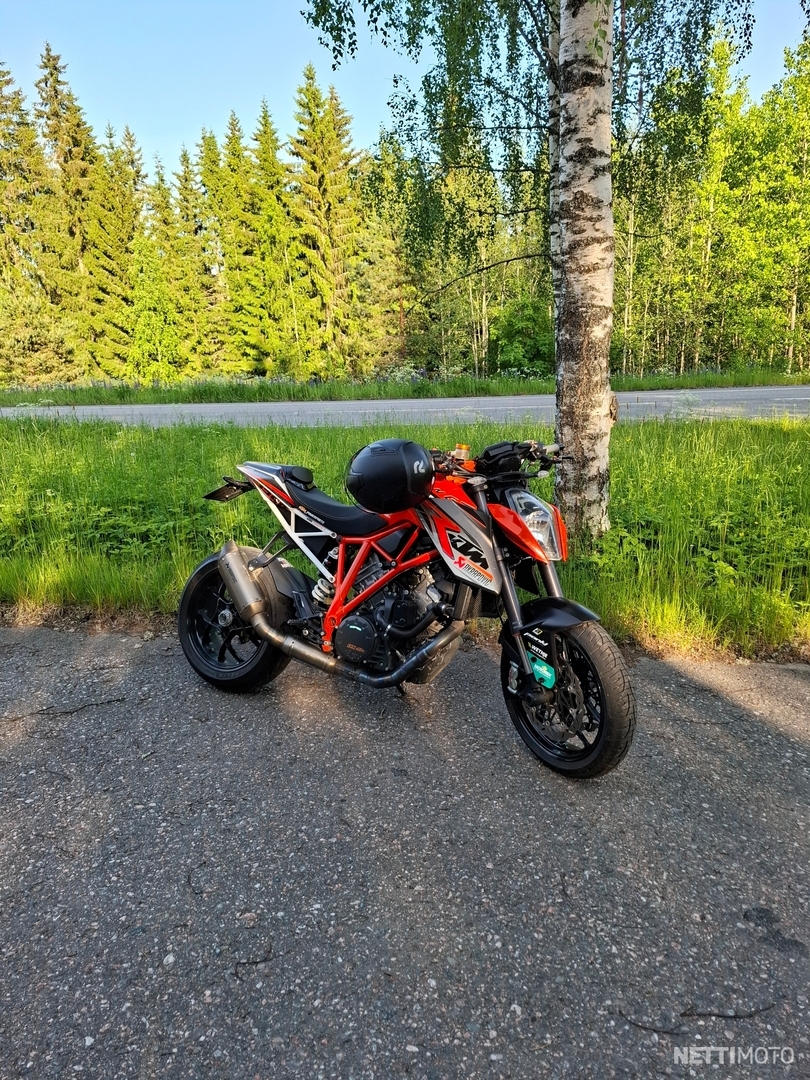 8 / 8