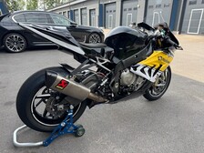 BMW S
