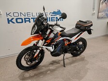 KTM 890