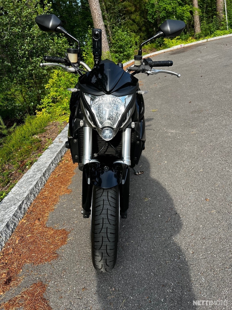 8 / 8