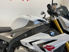 BMW S