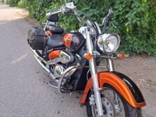 Suzuki Intruder