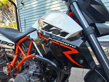 KTM 990