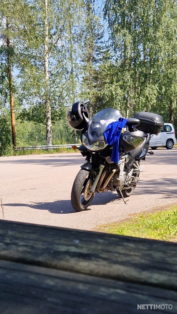 8 / 9