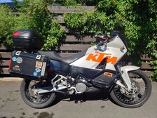 KTM 990