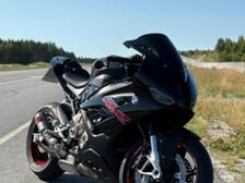 BMW S