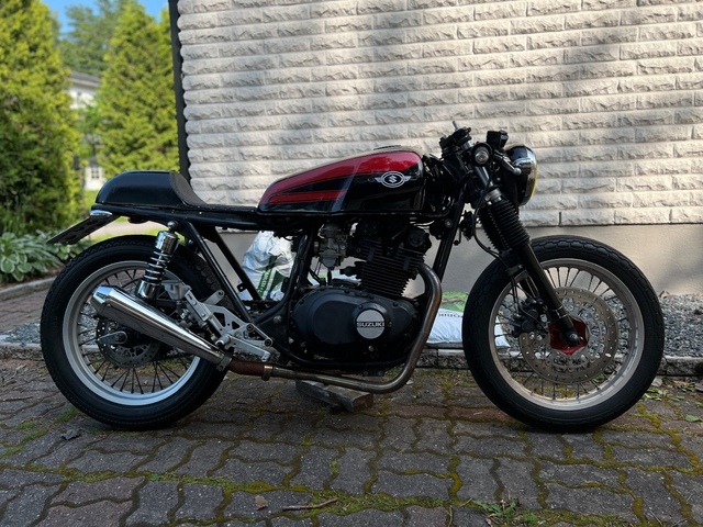 Suzuki GS