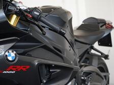BMW S