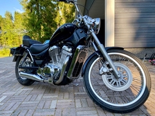 Suzuki Intruder
