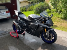 Yamaha YZF-R1