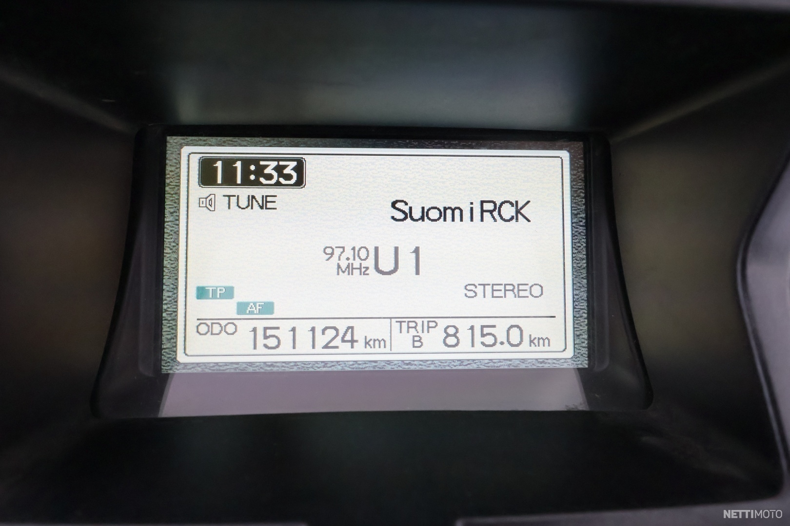 11 / 23