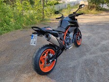 KTM 890