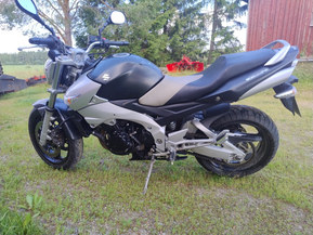 Suzuki GSR