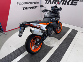 KTM 890