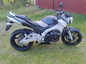 Suzuki GSR