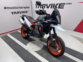 KTM 890