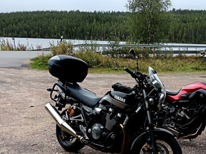Yamaha XJR