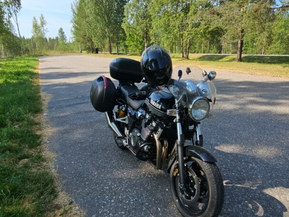 Yamaha XJR