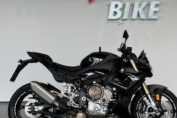 BMW S