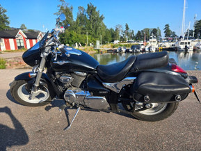 Suzuki Intruder
