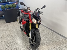 BMW S