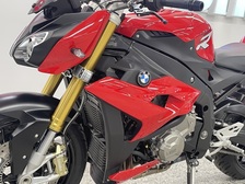 BMW S