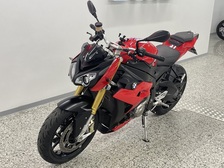 BMW S