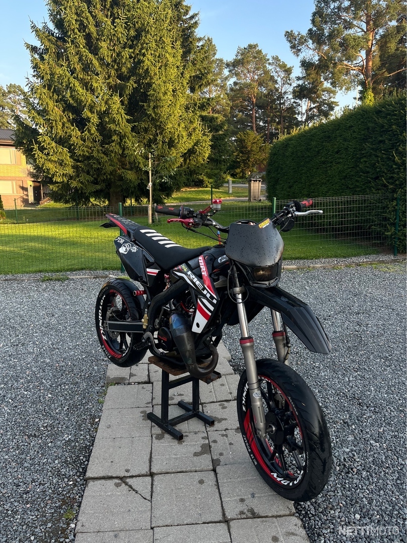 1 / 9