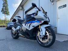 BMW S