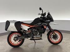KTM 890