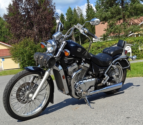 Suzuki Intruder