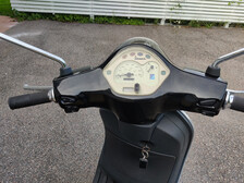 Vespa LX