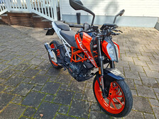 KTM 390